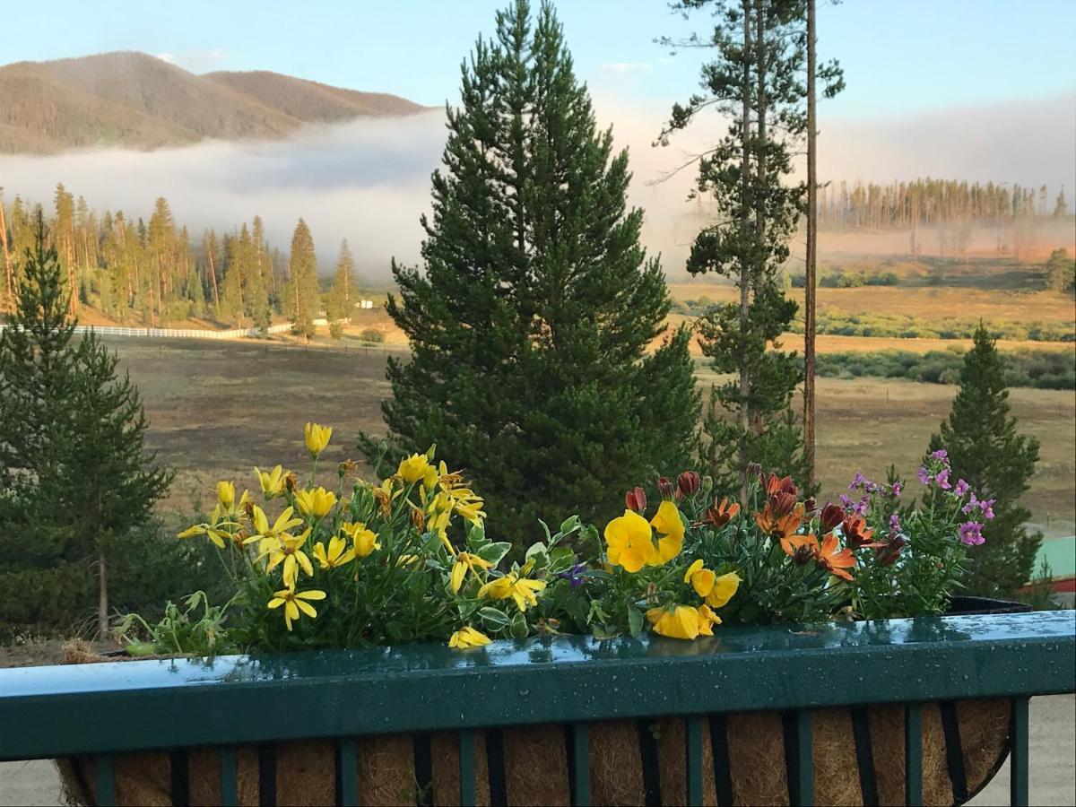 Hideaway Mountain Lodge Fraser Esterno foto